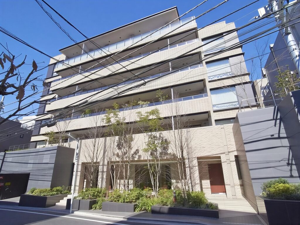 09u0PIIIo52R_jJdTYofL_WddLAuNd-1