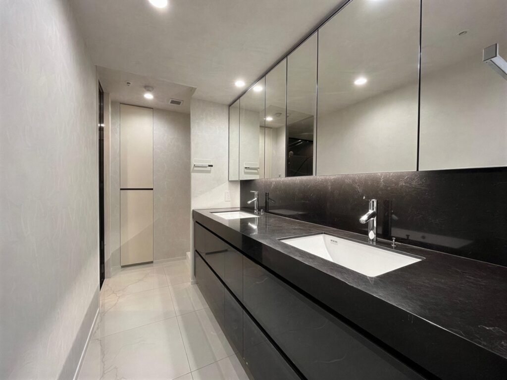 2tcvNZloDLPuH8WdR2ii7_nZxAvNzh-1