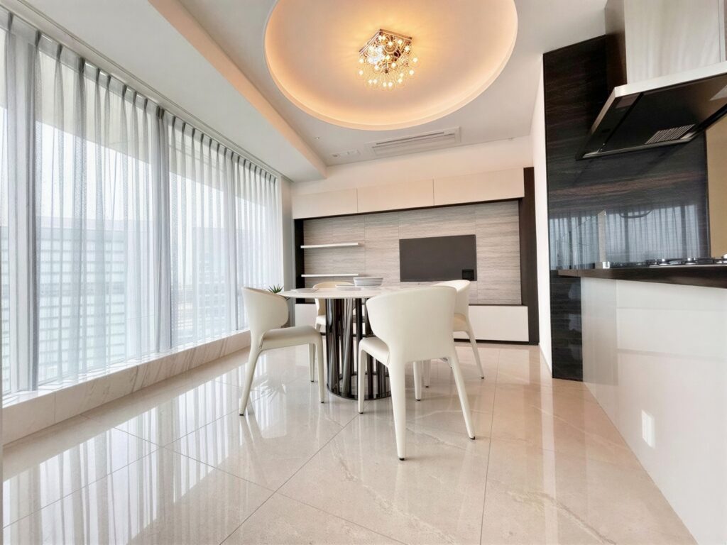 A0fLoiK0ig_zndU0zZ0yW_IxHDHSUU-1