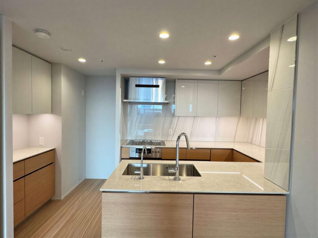 ApnwBVYP0iwjO095ryM3Z_QBek0Ljn-1