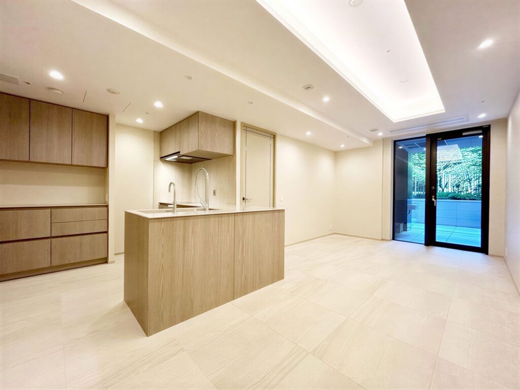 CWgO7TY4WuVKH-S2Oa30n_dHXkjakj-1