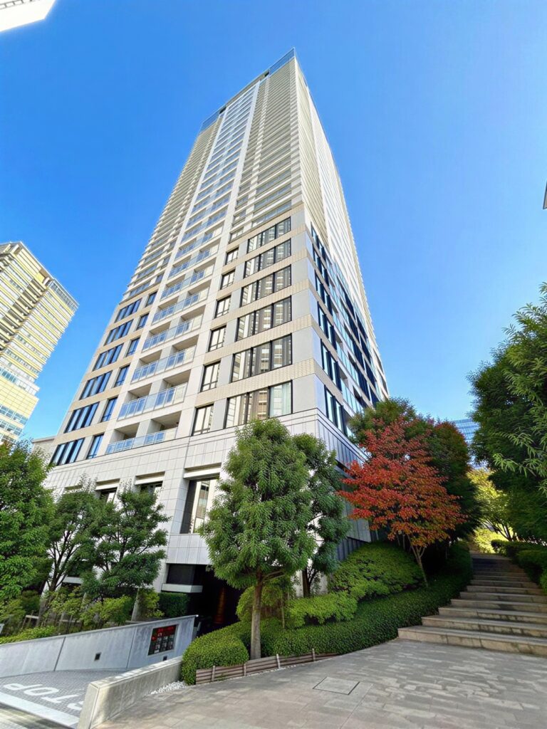 y1Dh4JbLFJyBFgbCtjDyq_65Dr3AIL-1