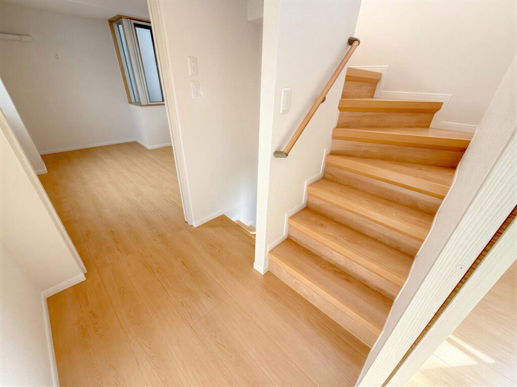 C6aaPBG11dsJIFSiUeajA_4JlxUvxB-1