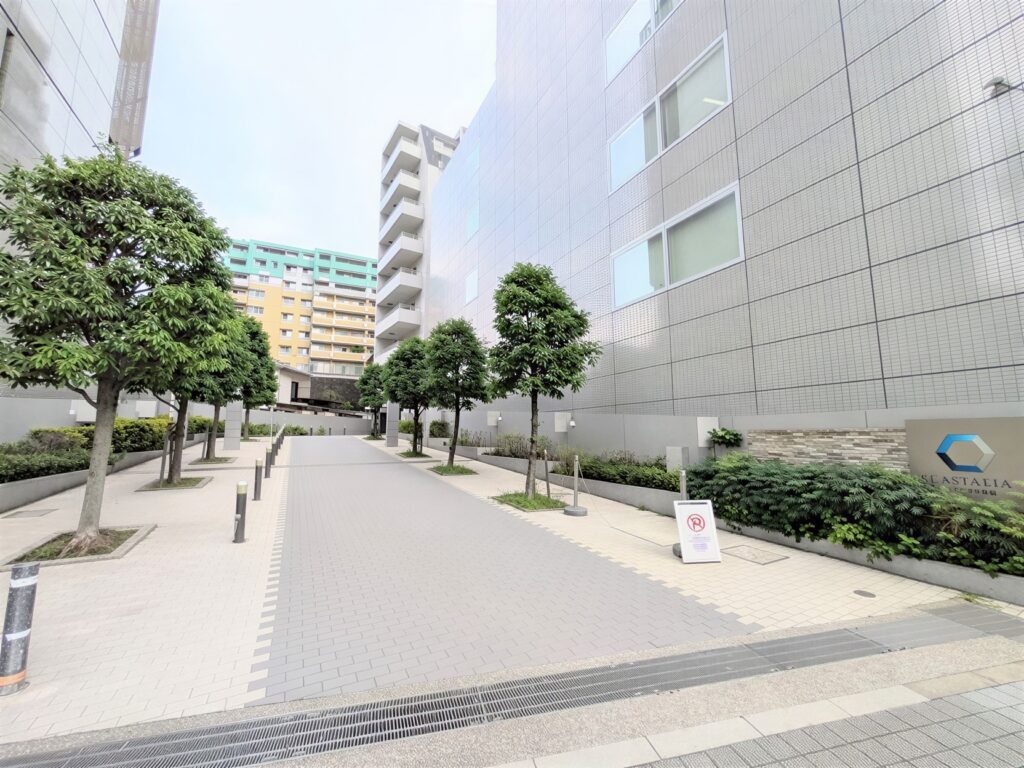 DwnaZLfjYIFcQRNFtSUCG_jo4TwZyc-1