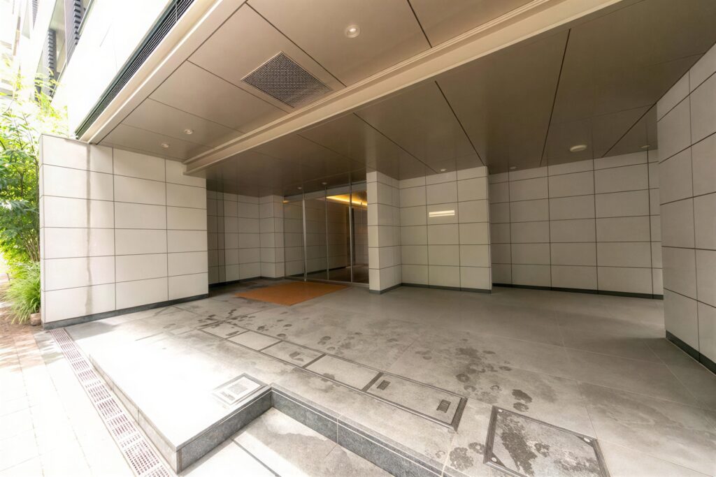 E75iJYTz6_0RQQVjFRkAb_PgLo7XX0-1