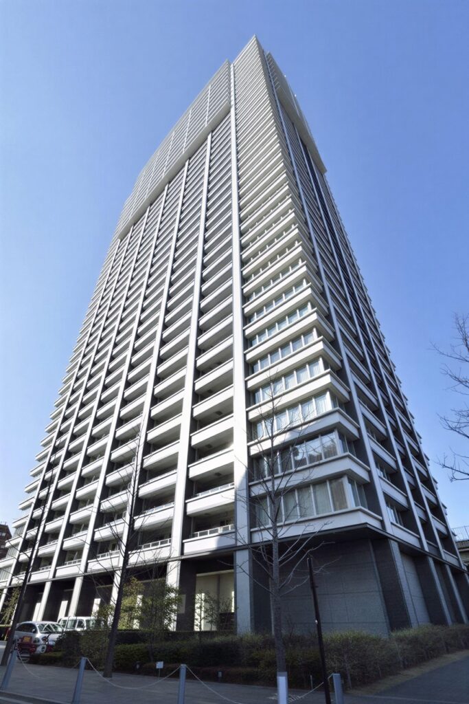 FHiBF7xLG-lMjbgN5mXxe_3LlGQyLA-1