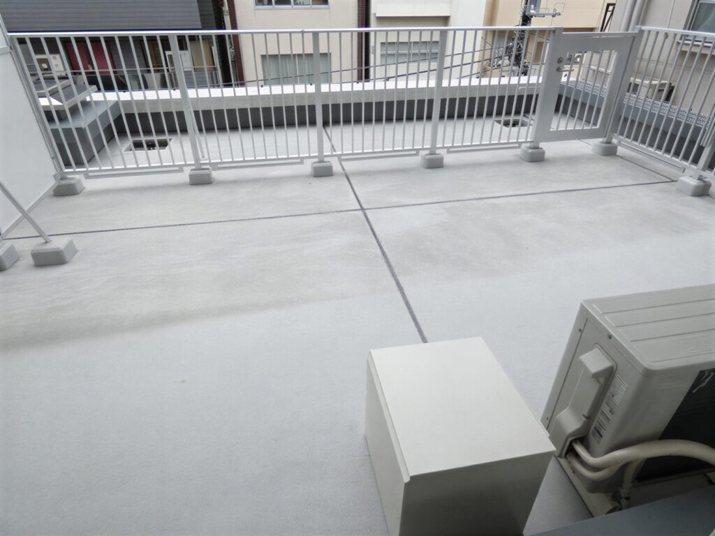 W67vqKMJPFLqlPBu20Hmg_k42gUXeZ-1