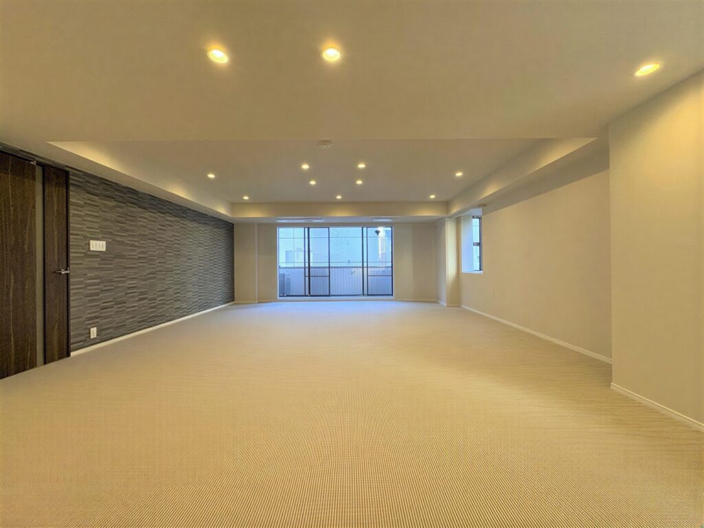 dbTBF4UplgTy6M2f8dwn9_zhQcYbcF-1