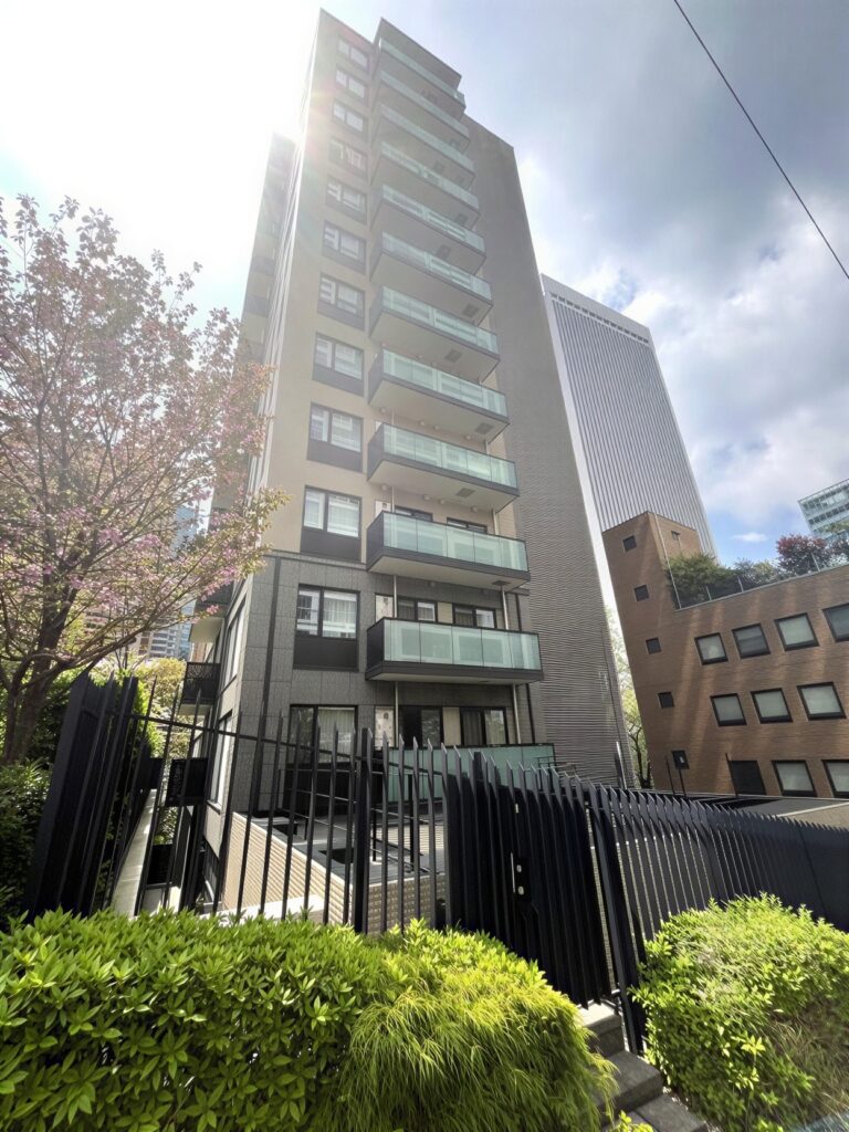 lJUeIaCG7PylF584vfdXR_8vBDgxxJ-1