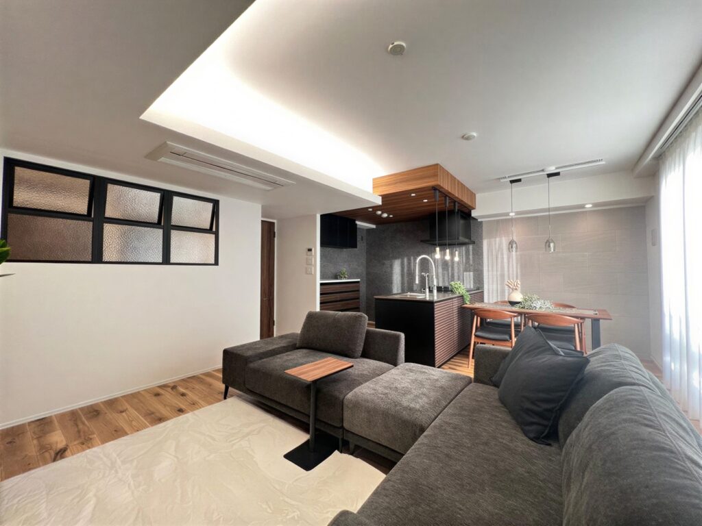 mmdt1U8Fl12TjexFxHmc7_BVJSaSkj-1