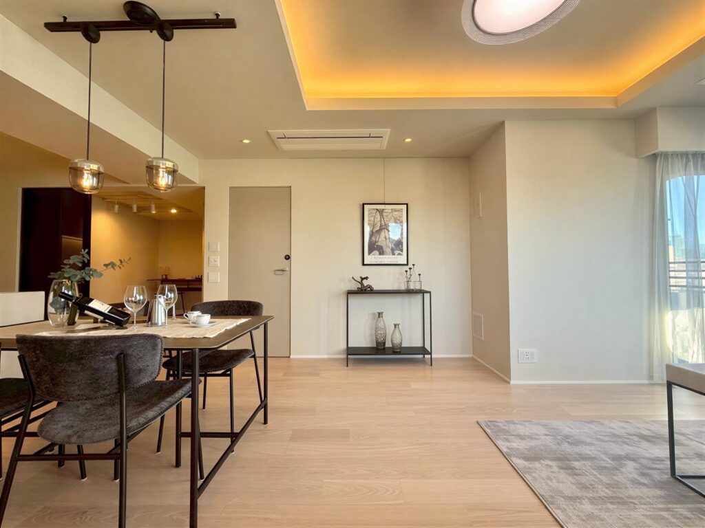 n-cQYnatlM7s7i7-OIN88_FMcm45nZ