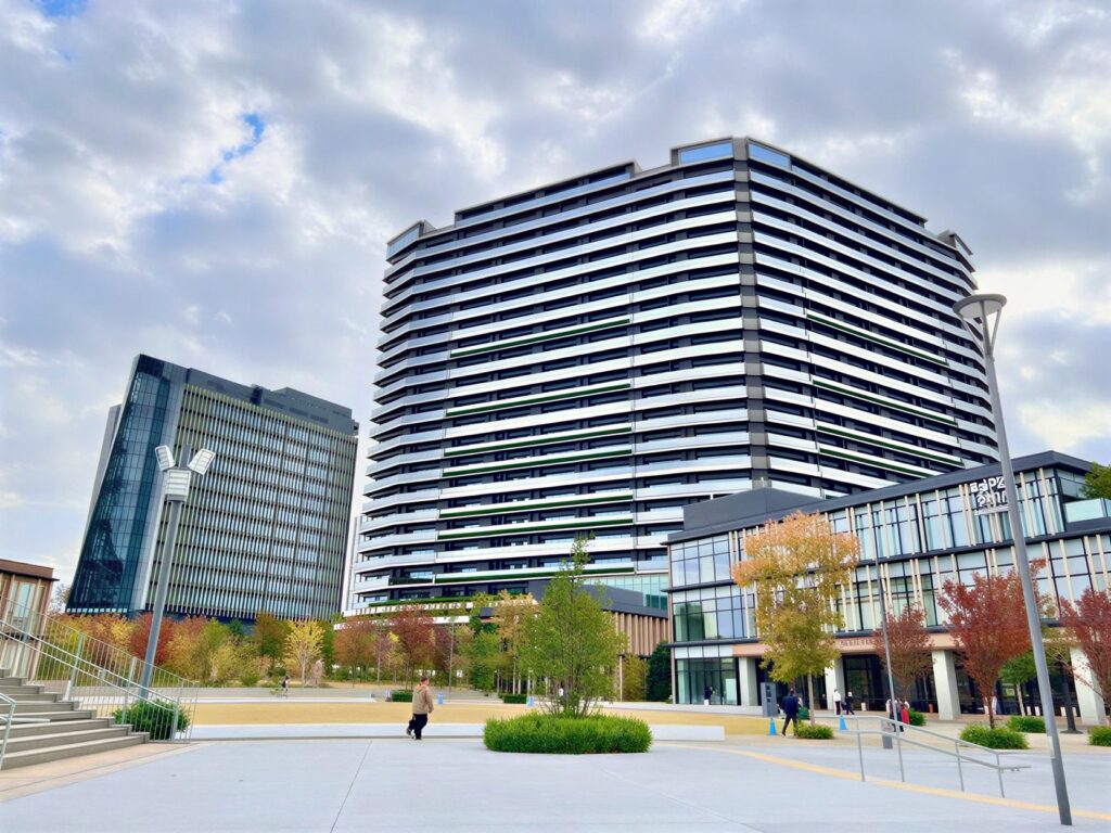 prgjzKs-DKh_T8061zphW_qRs5eNGm