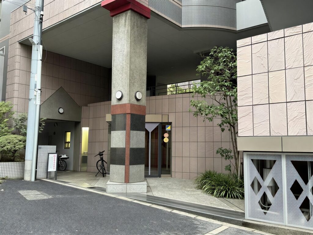 rGM7_7Nyzc2L-0-YmG415_KN4F8poW