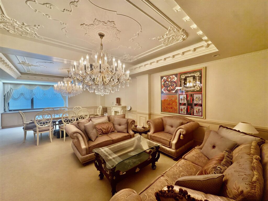 atVrW8_YrHoloLjgIuhOt_cZqNiY8Y