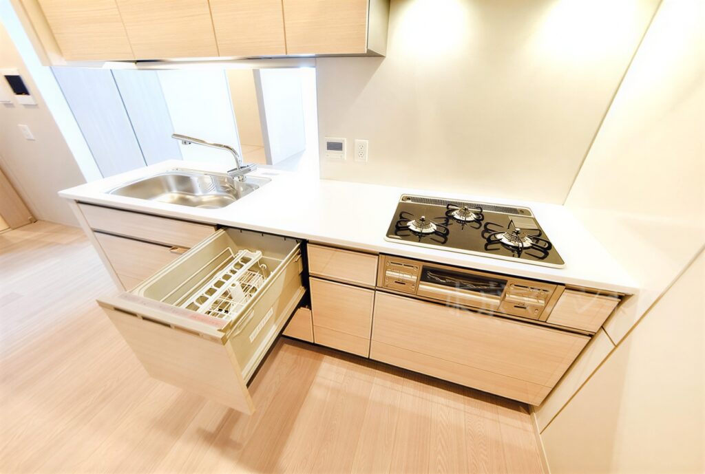 hR-yYeq59-mJup1sPRP__0WgbiRbu-1