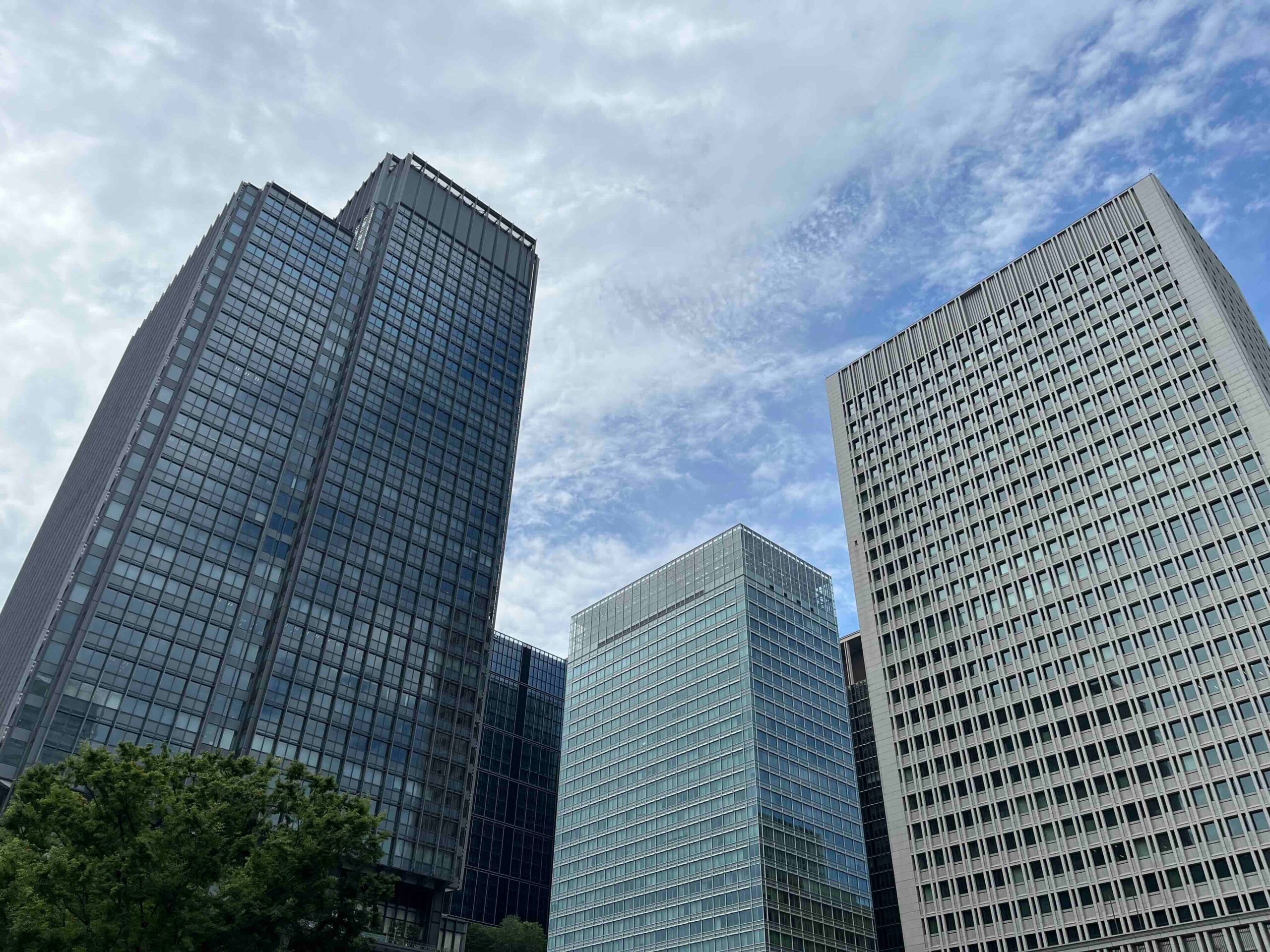 不動産購入に弁護士が同席する日、3億円のラインが変える専門家の役割