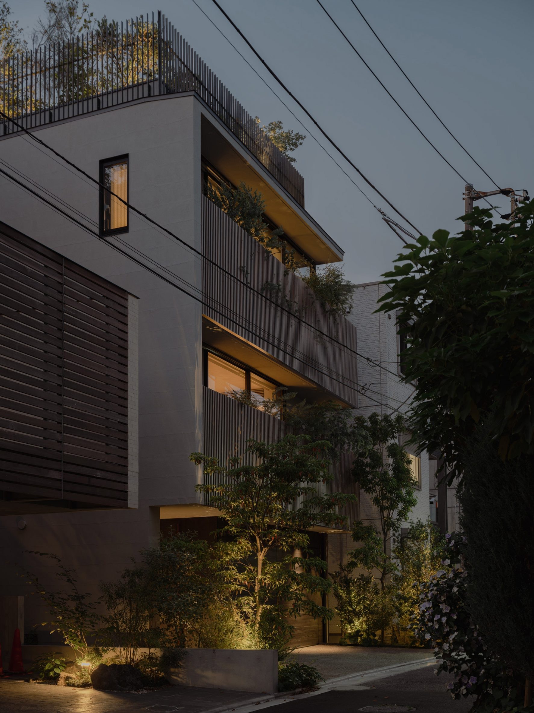 Why Japan's Real Estate Crowdfunding Market Consolidated Around ¥100,000 Minimums