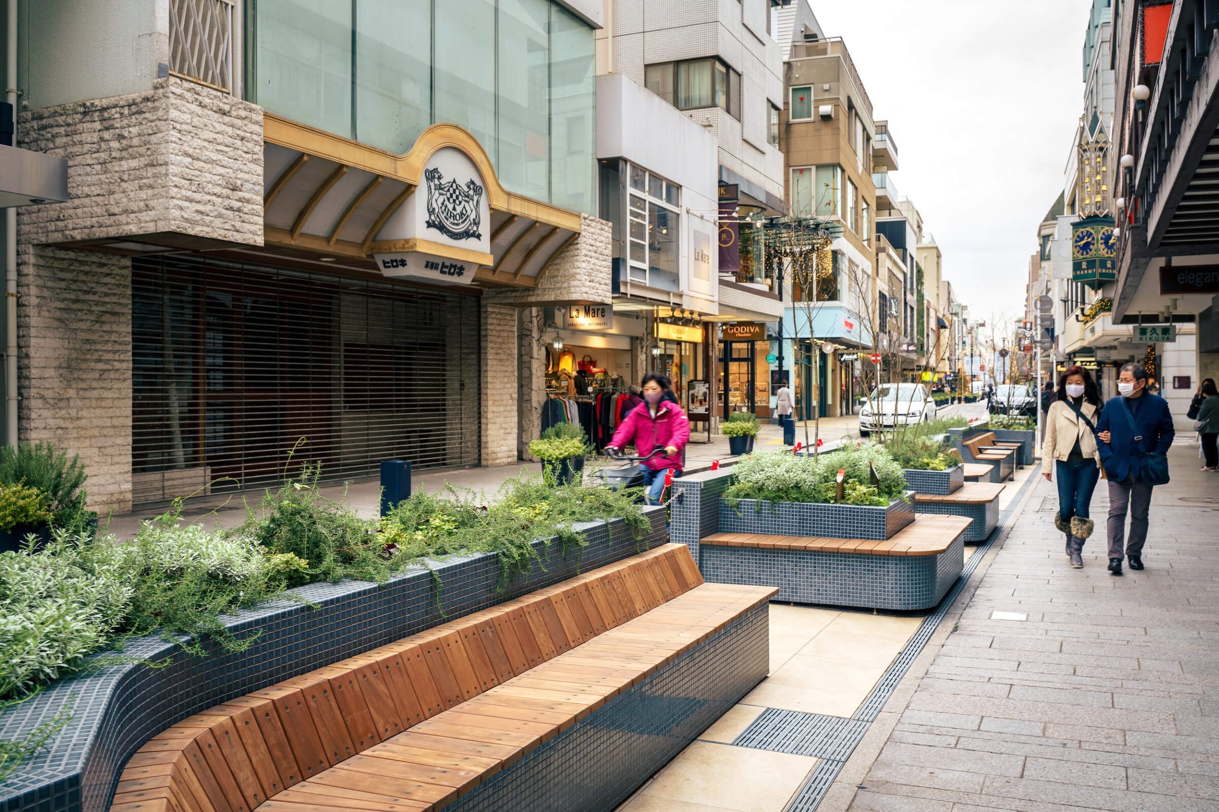 Why Motomachi's 4% Land Price Gap Signals a Different Kind of Yokohama Play